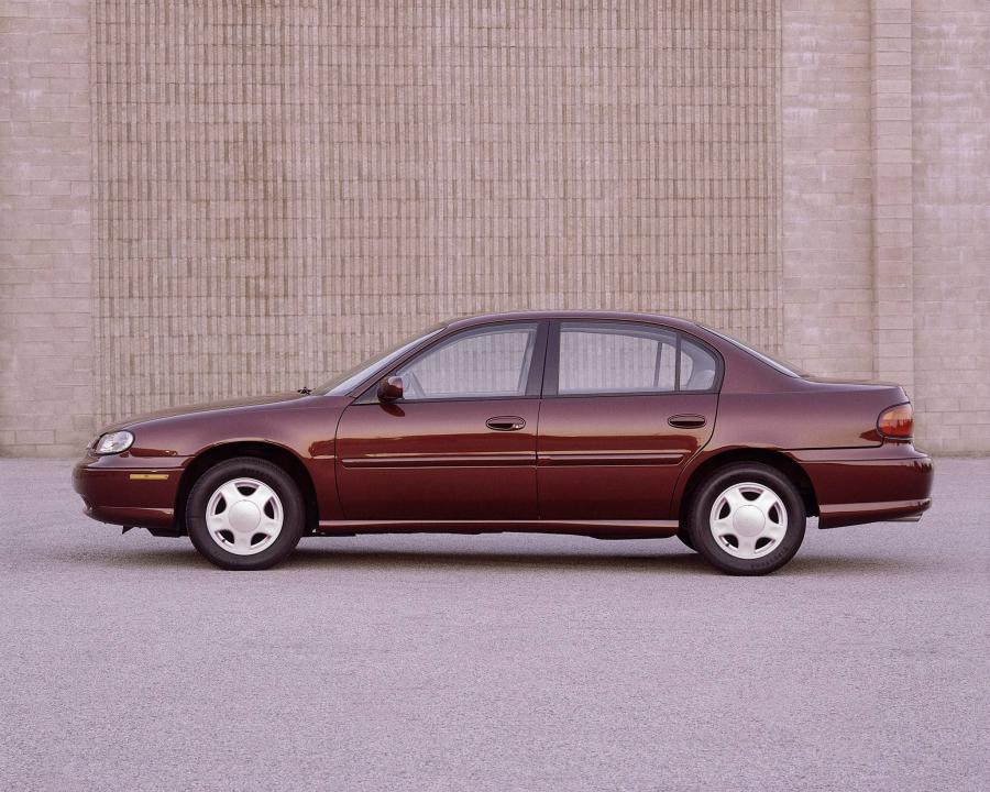  Chevrolet Malibu 1998 года  (фото 18 из 20)